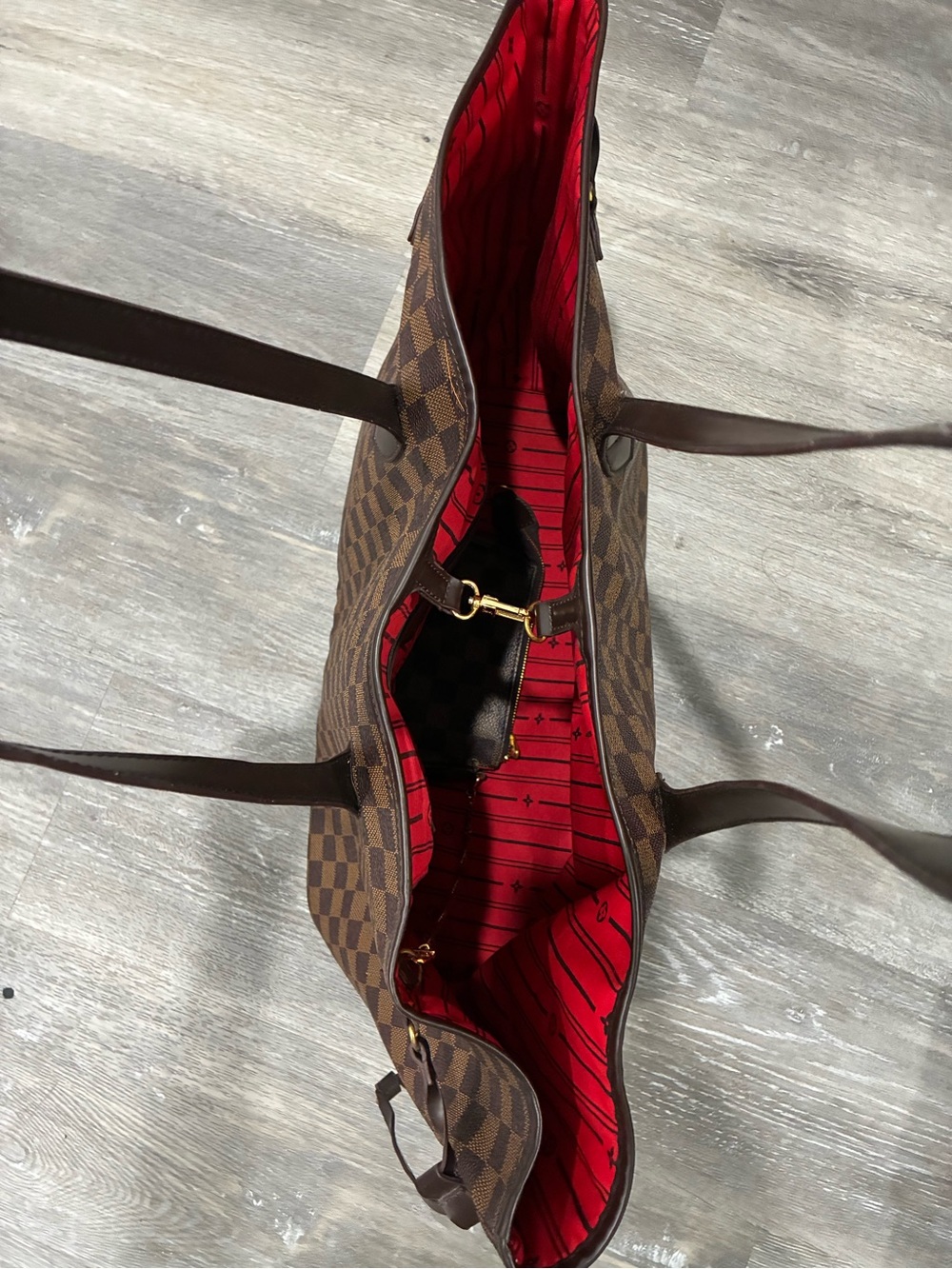 Designer-Style Brown Checkered Tote Bag with Red Interior - Picture 3 of 5